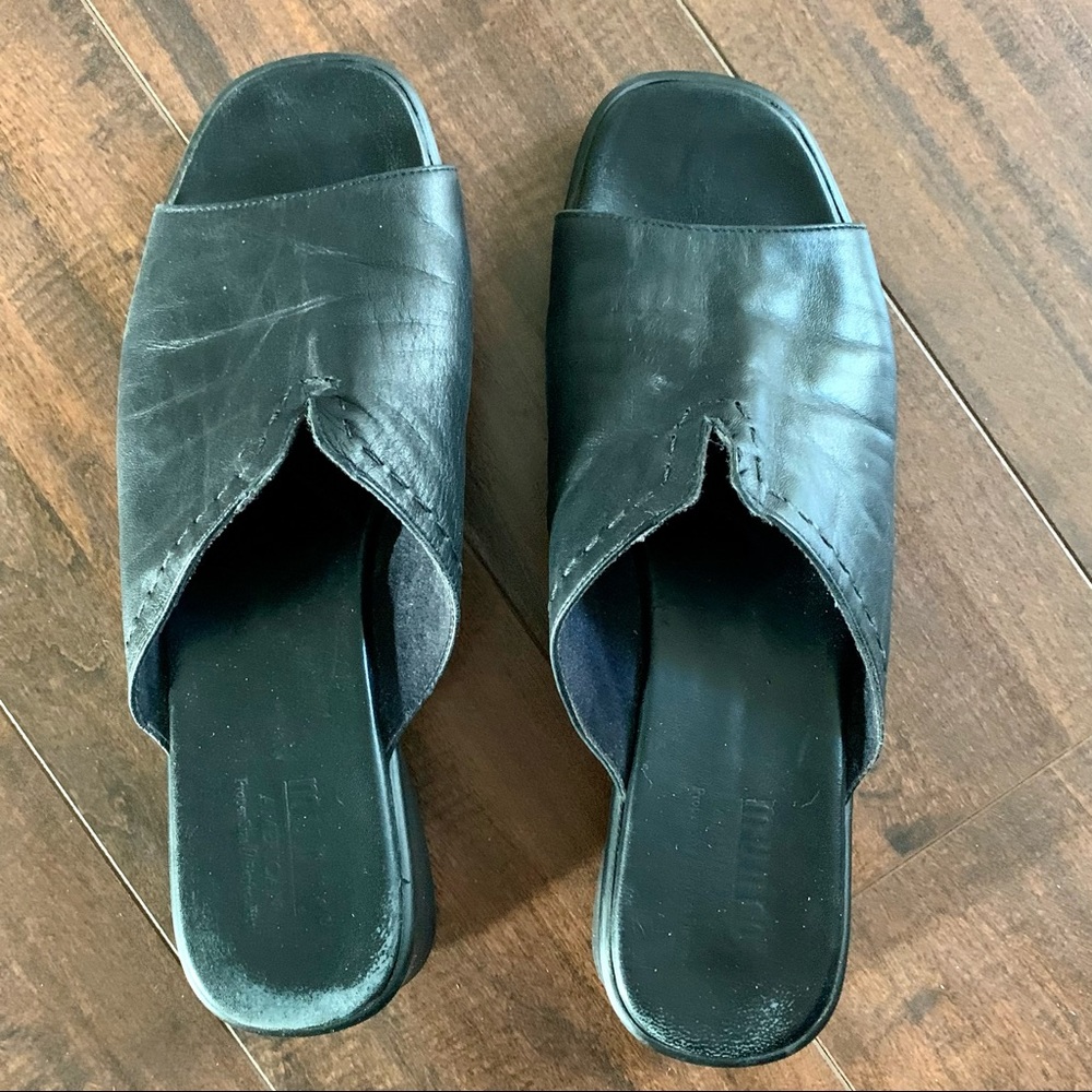 Munro American Black Leather Slides- SZ- 8